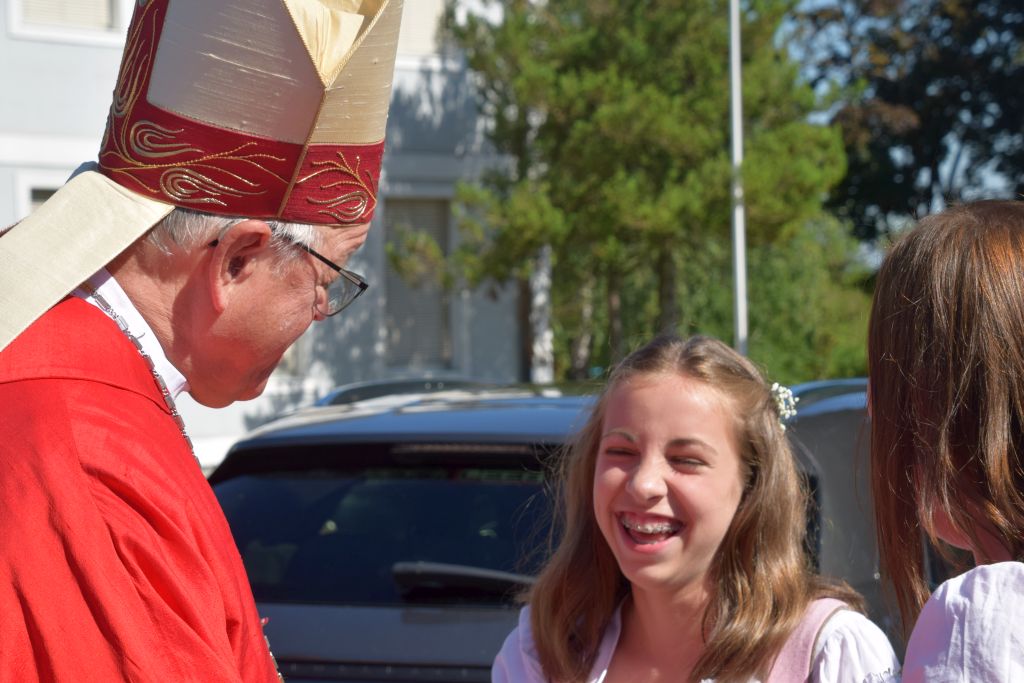 image023